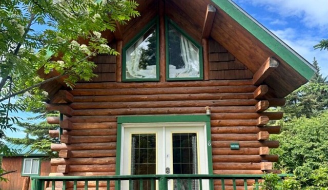 McNeil River Cabin, Homer Floatplane Lodge