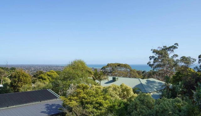 McRae Hillside Terrace - Panoramic Family Living