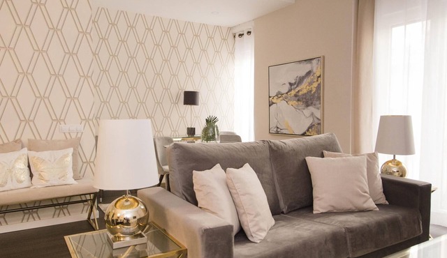 MD Julio Antonio Elegant Apartment Center