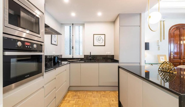 MD PASEO RUZAFA CENTER LUXURY APARTMENT