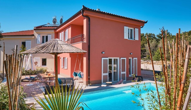 MEACres Sun - secluded pool villa