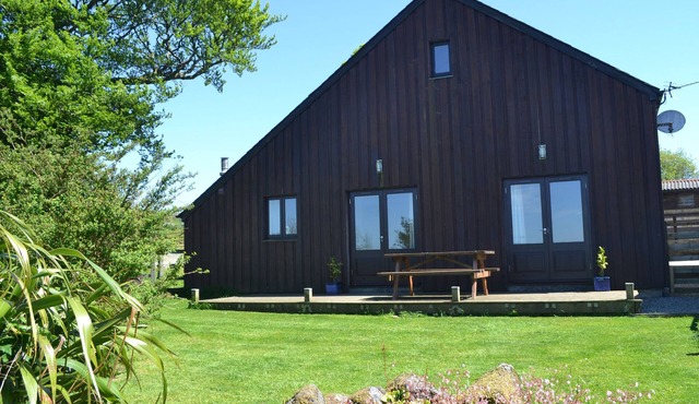 MEADER BARN, pet friendly, luxury holiday cottage in Tavistock