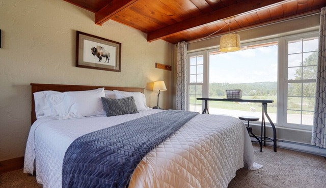 Meadow Cabin at Highland Meadows - Secluded Getaway