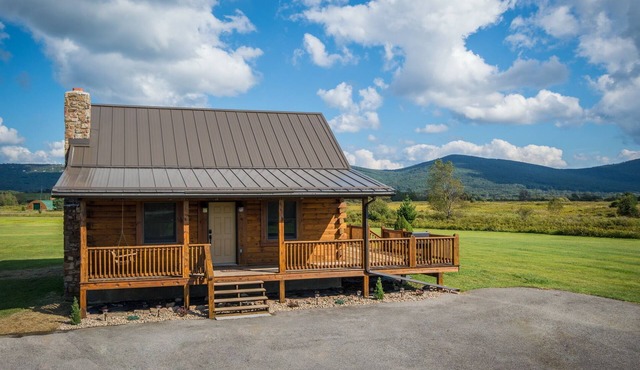 ✧Meadow Cabin- the PERFECT cabin for TWO