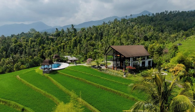 Meadow Hills Villa by Mahaprana