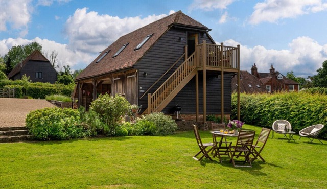 Meadow Loft - One Bedroom Apartment, Sleeps 2