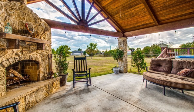 Meadow Retreat- Country feel with city conveniences
