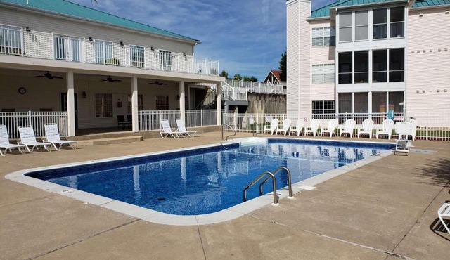 Meadow Ridge 3 King Suites 8-6