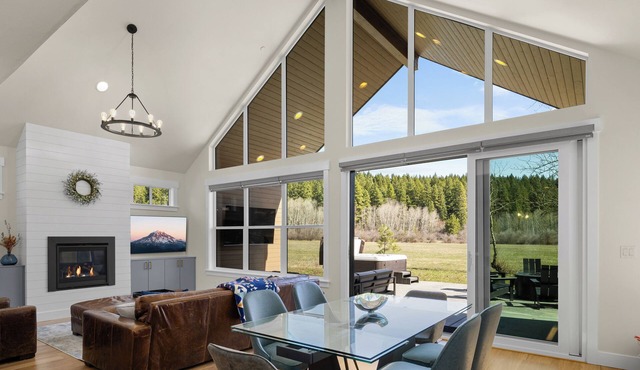 Meadow's Edge - EV Charger - Hot Tub - Nelson Farm