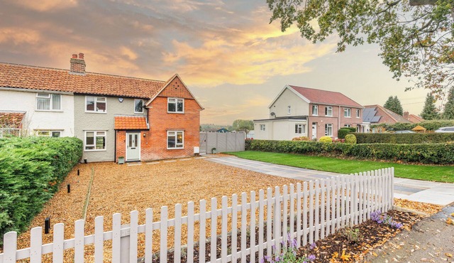 Meadow View Cottage by Leap Escapes