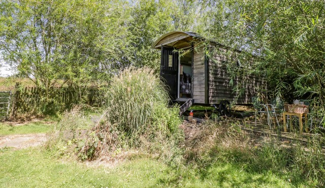 MEADOW VIEW, pet friendly, with a garden in Newport, Shropshire