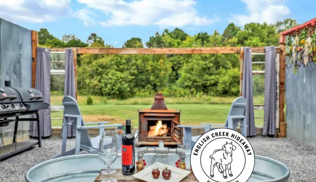 Meadow View · Romantic Glamping Stay w/Barn, Outdoor Tub & Sauna