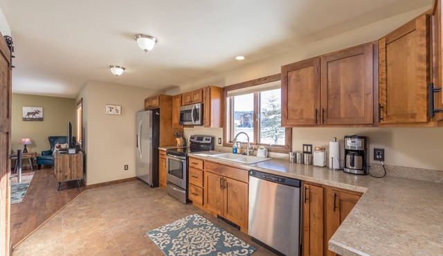 Meadow Village Spacious Luxury Remodeled House