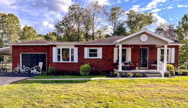 Meadows Edge -In the heart of the Hocking Hills!