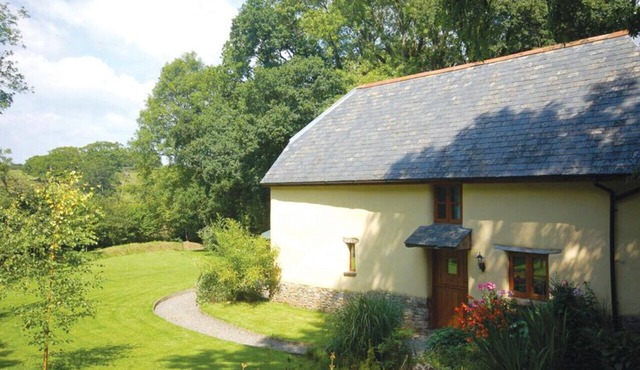 Meadowside Barn - Two Bedroom House, Sleeps 4