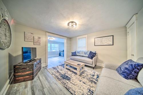 Meadville Apartment w/Deck < 2 Mi to Allegheny!