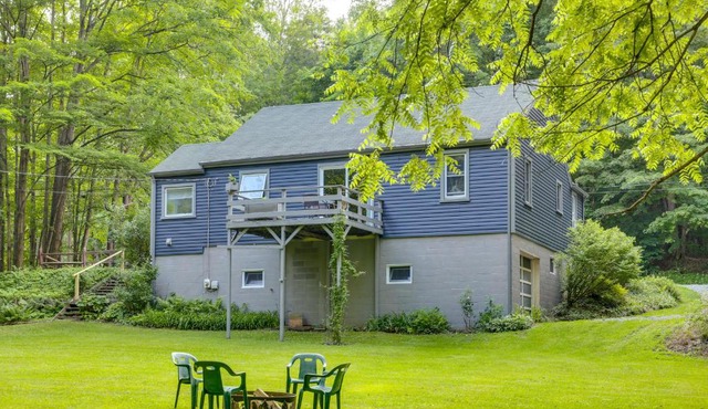 Meadville Home Private Yard and Fishing Nearby