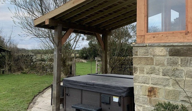 Meagill farmhouse hot tub Sauna 6 bedroom