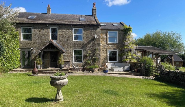 Meagill farmhouse-hot tub country