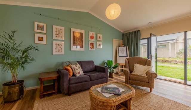 Meander Retreat - Garden Studio with dog park