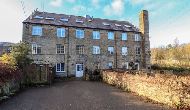 MEARBECK APARTMENT, pet friendly in Settle