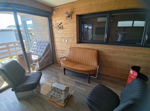 Mechanical cottage, old cars and bikes