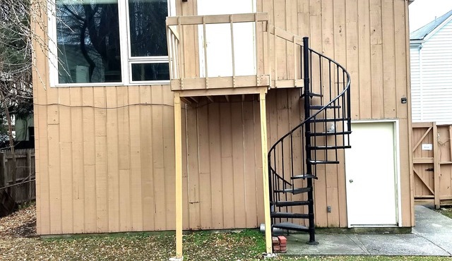 Mechanicsburg Tarzan Hut: Private Comfortable Air Cave For 1-2 Travelers