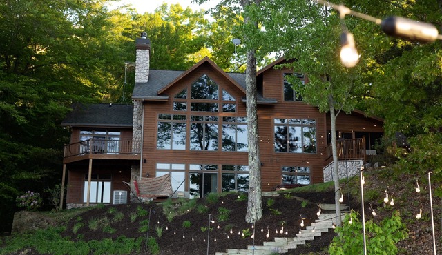 Mecosta Lakefront Cabin. Golfers paradise