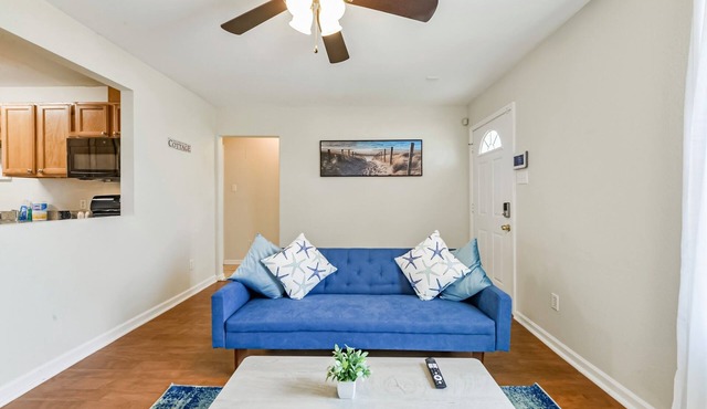 Med Center - 3 bd-2ba - Gated - Pets-Long-Monthly Discounts
