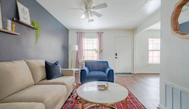 Med Center Posh Flat* 15 min to NRG & HOU * Family Friendly