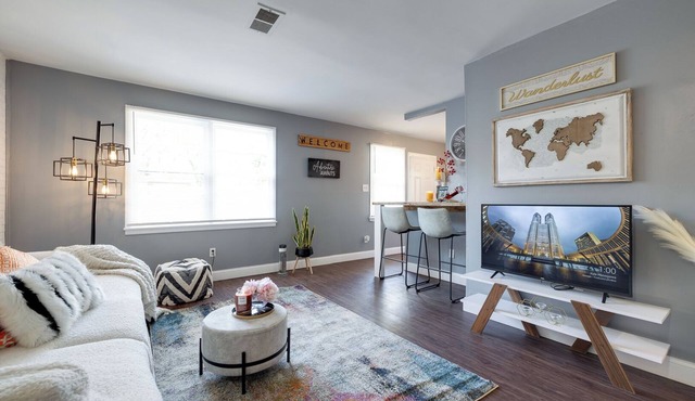 Medical District Oasis with ShellCrestCorp Apt 103