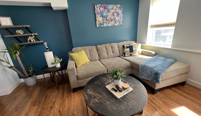 Medical Residents no cleaning fee Private Entrance Full Brand New Apartment