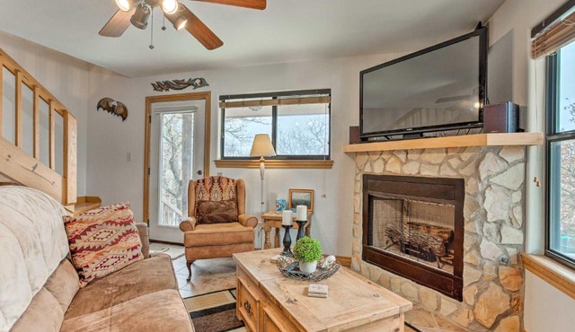 Medicine Park Cabin Rental w/Mountain View