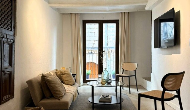 Medieval house in the heart of Calaceite. Casa Vivó is pet friendly house.