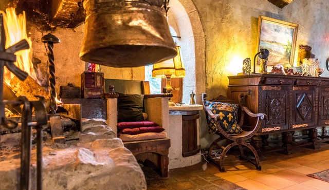 Medieval suite, King Arthur's sword and range space