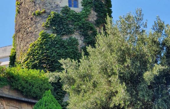 Medieval tower & villa by the sea