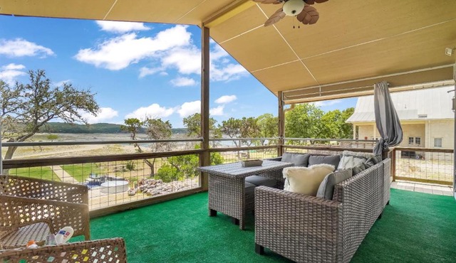 Medina Lakefront Bungalow- Spacious Amazing Views