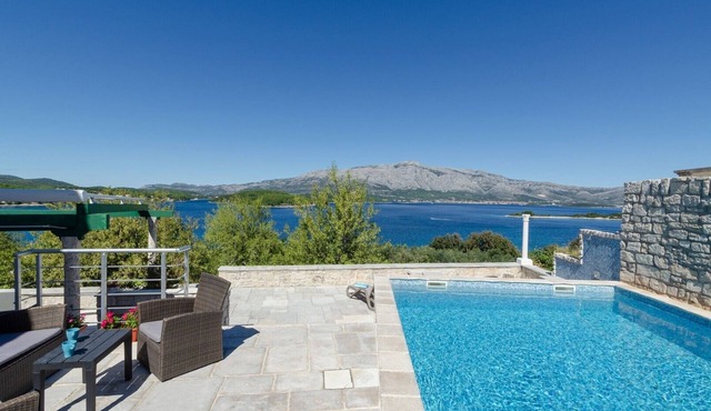 Mediteranea traditional stone house with pool, BBQ and beautiful sea view