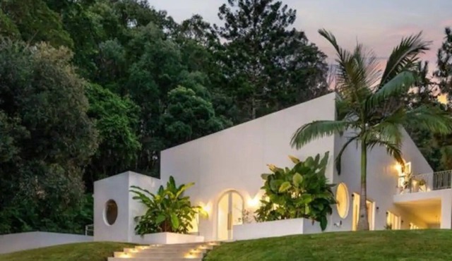 Mediterranean 4 bedroom farm house