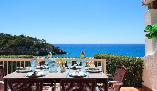 Mediterranean Beach House · AirCon · Pool · UHC CASAS BLANCAS 301