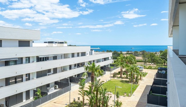 Mediterranean family vacation 1min from the beach