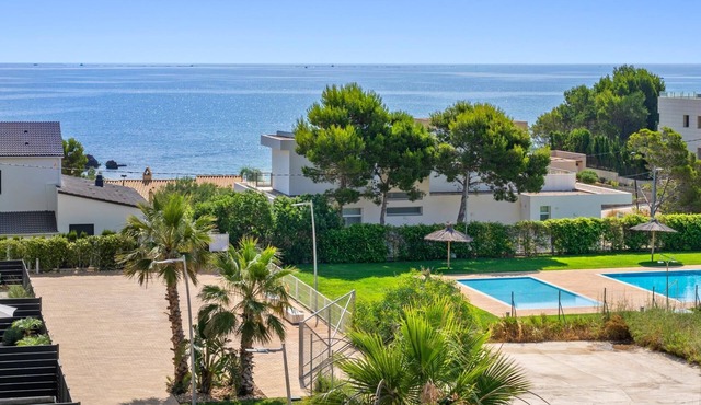 Mediterranean family vacation 1min from the beach