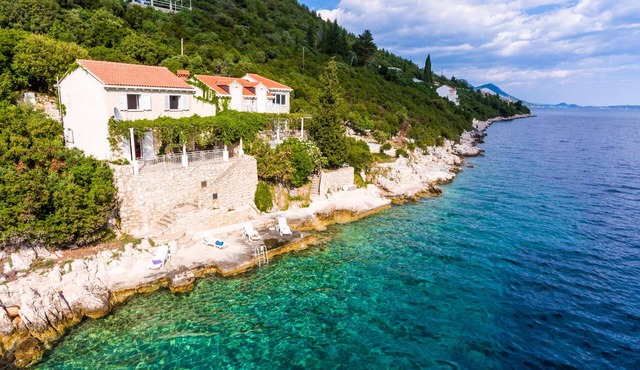 Mediterranean Holiday House near Dubrovnik with direct sea access