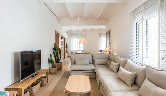 Mediterranean home with 4 bedrooms and 3 bathrooms