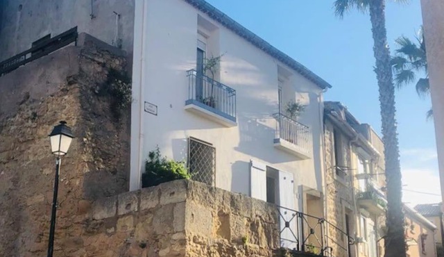 Mediterranean House in historic Mèze South France