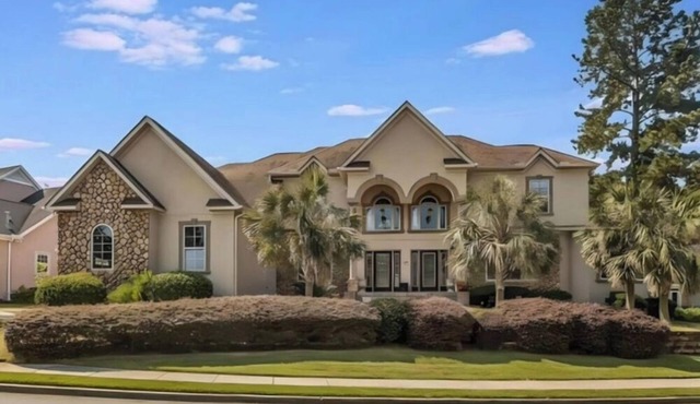 Mediterranean Oasis with Private Pool-Perfect for Masters Guests!