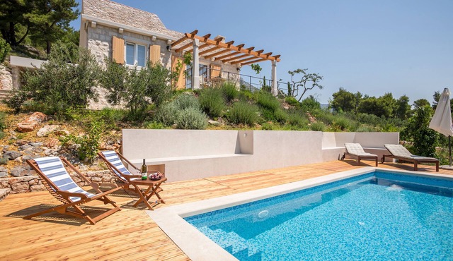 Mediterranean Villa Brac with pool & beautiful view