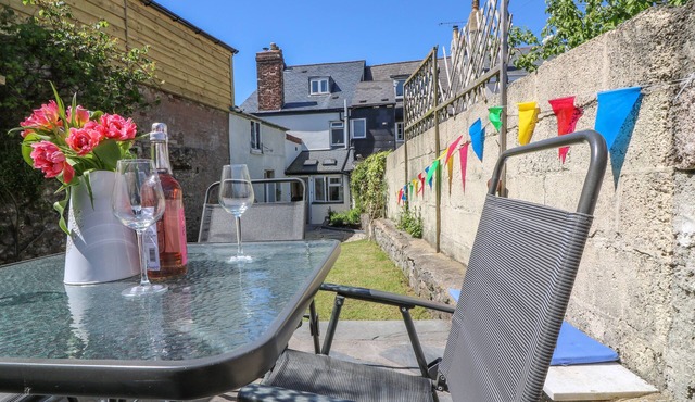 MEDLAND, pet friendly, country holiday cottage in Chudleigh
