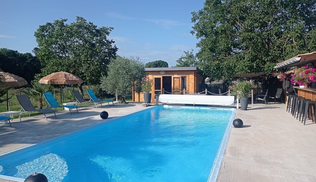 MEDOCAINE HOUSE WITH SALT HEATED POOL 15 mins FROM THE OCEAN