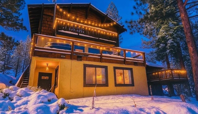 Meeks Bay Chalet - Short Walk to Prestine Beach!, Meeks Bay Chalet